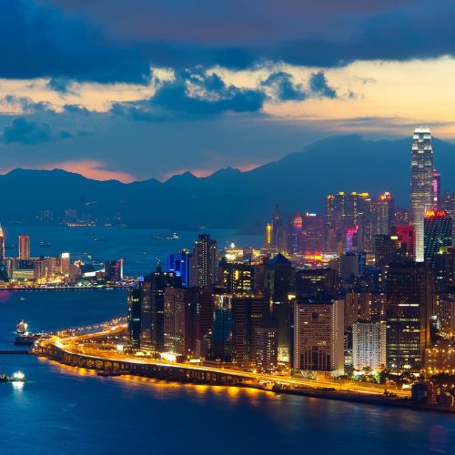 香港乱港派阻挠建房这招太毒！中央出手，香港市民终于能告别㓥房